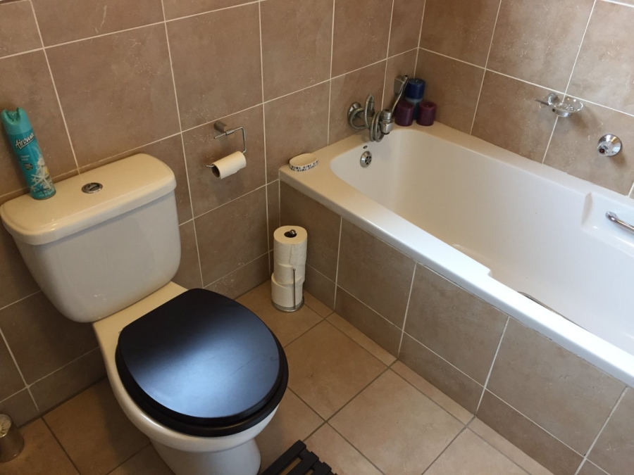 2 Bedroom Property for Sale in Groeneweide Gauteng