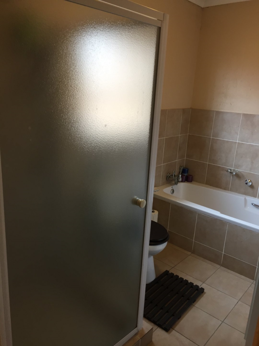 2 Bedroom Property for Sale in Groeneweide Gauteng