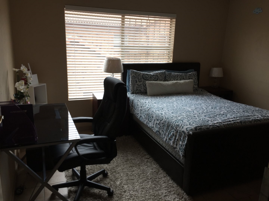 2 Bedroom Property for Sale in Groeneweide Gauteng