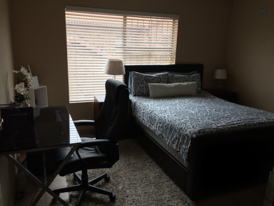 2 Bedroom Property for Sale in Groeneweide Gauteng