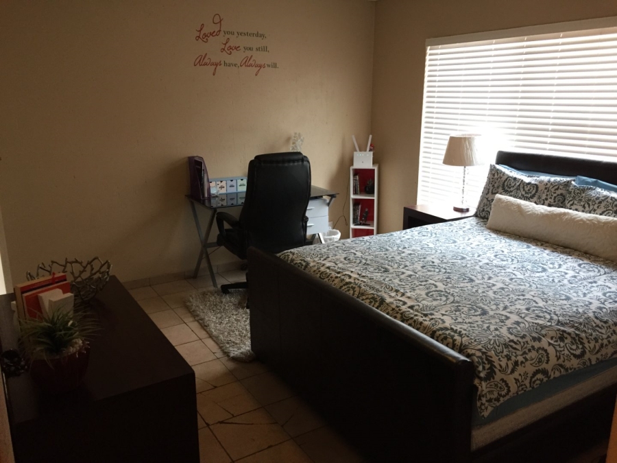 2 Bedroom Property for Sale in Groeneweide Gauteng