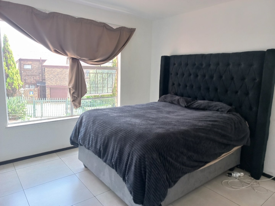2 Bedroom Property for Sale in Northcliff Gauteng