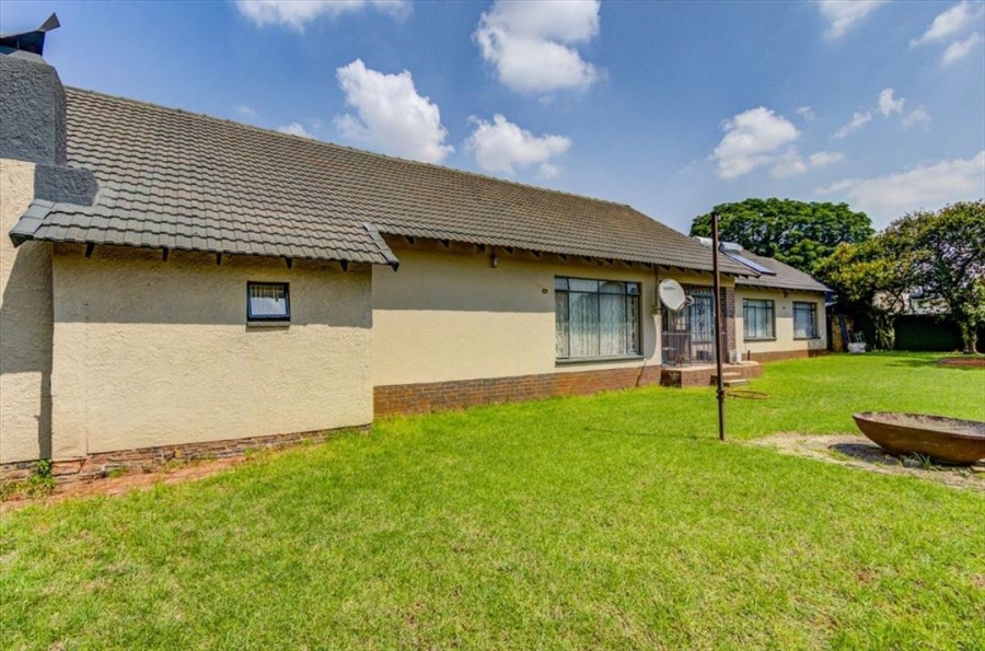 3 Bedroom Property for Sale in Birchleigh Gauteng