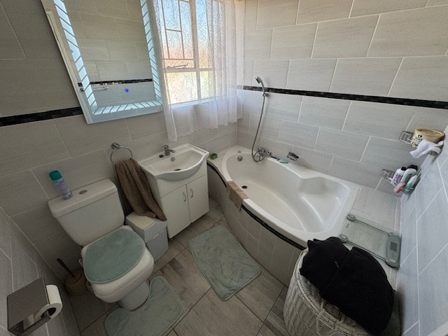 3 Bedroom Property for Sale in Birchleigh Gauteng