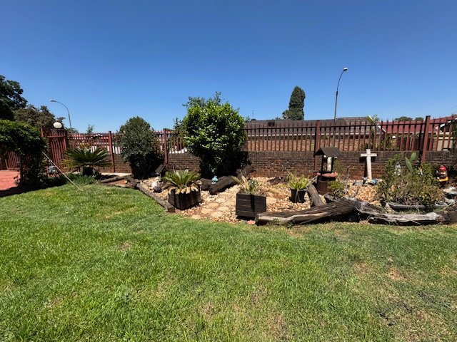 3 Bedroom Property for Sale in Birchleigh Gauteng