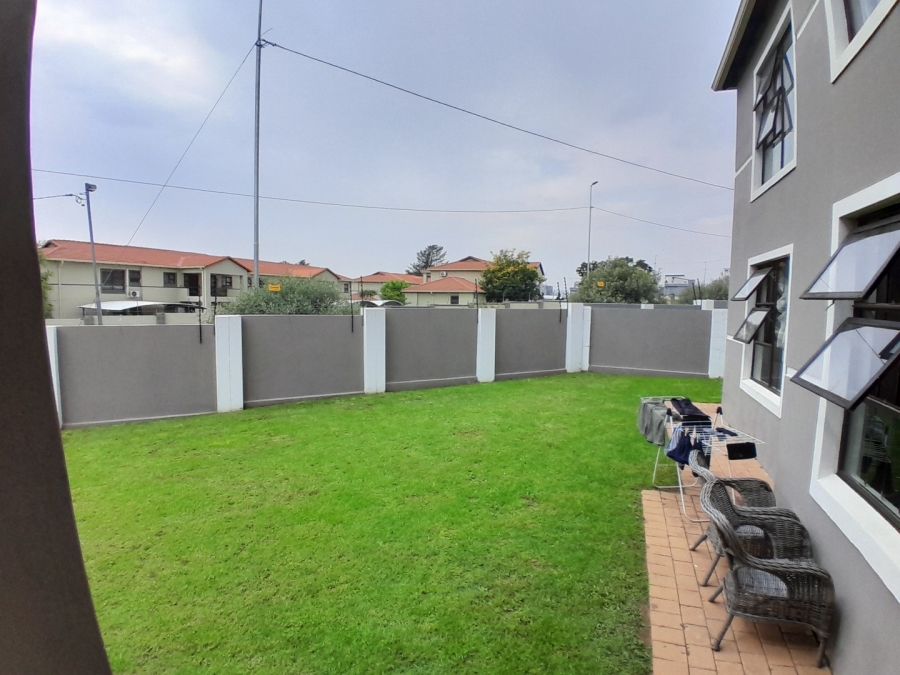 3 Bedroom Property for Sale in Barbeque Downs Gauteng