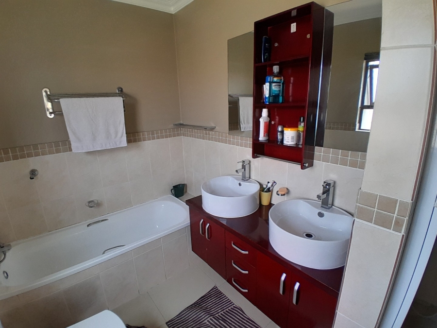 3 Bedroom Property for Sale in Barbeque Downs Gauteng