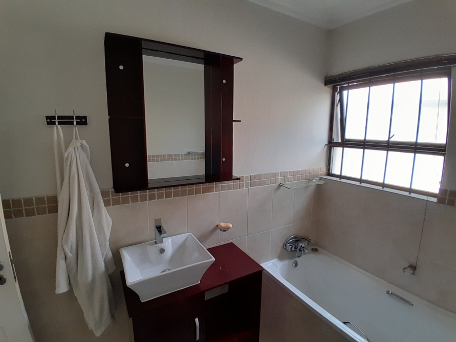 3 Bedroom Property for Sale in Barbeque Downs Gauteng