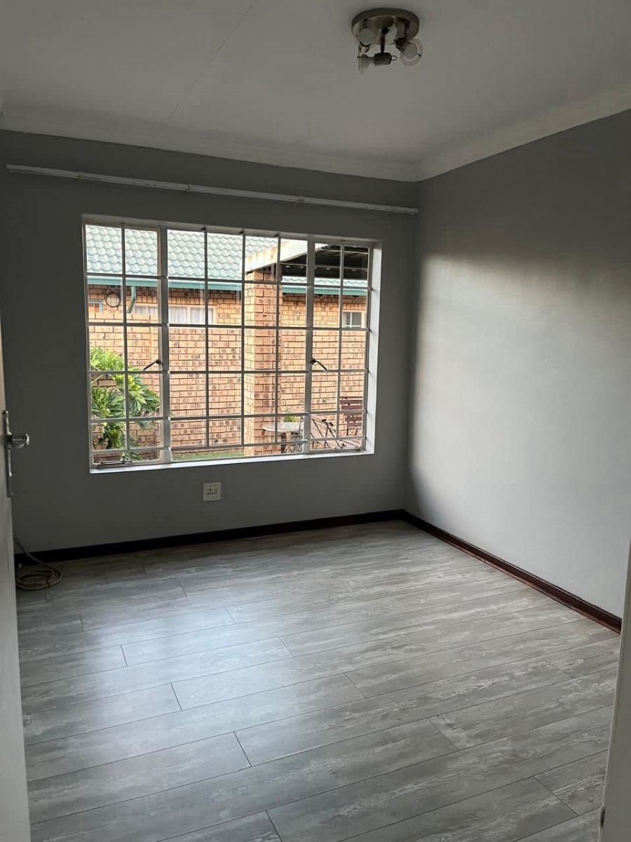 2 Bedroom Property for Sale in Highveld Gauteng