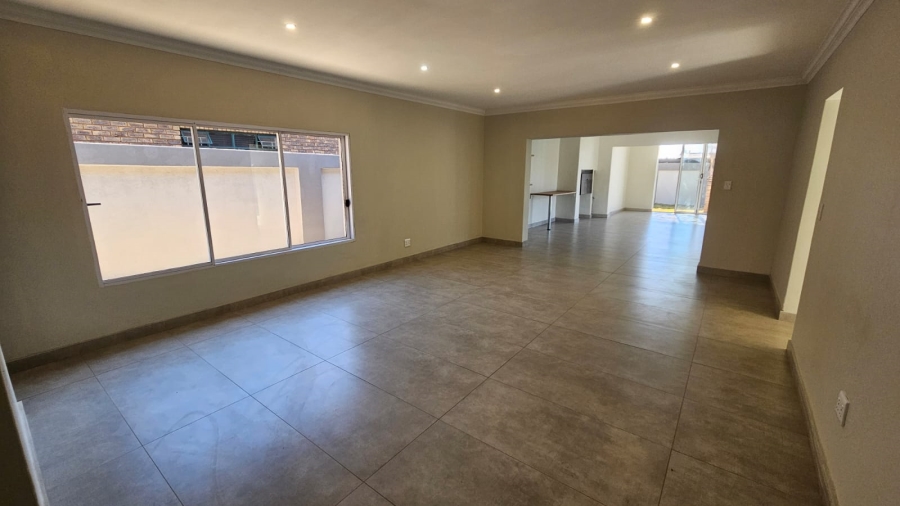 5 Bedroom Property for Sale in Wierda Park Gauteng
