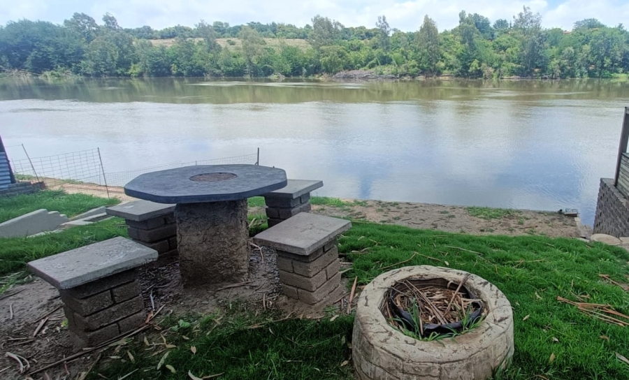  Bedroom Property for Sale in Boschdraai Gauteng