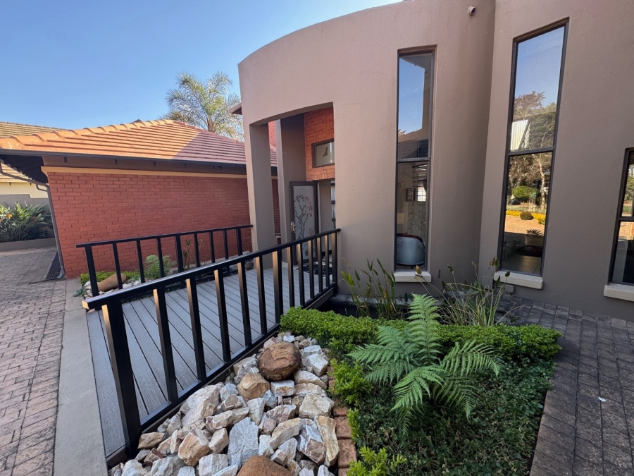 6 Bedroom Property for Sale in Midstream Estate Gauteng