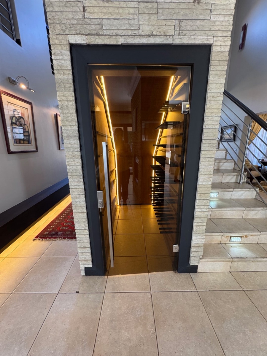 6 Bedroom Property for Sale in Midstream Estate Gauteng