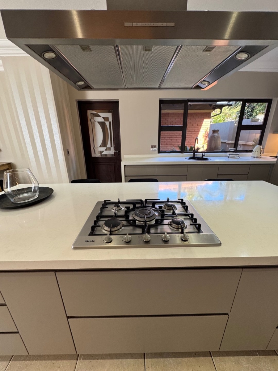 6 Bedroom Property for Sale in Midstream Estate Gauteng