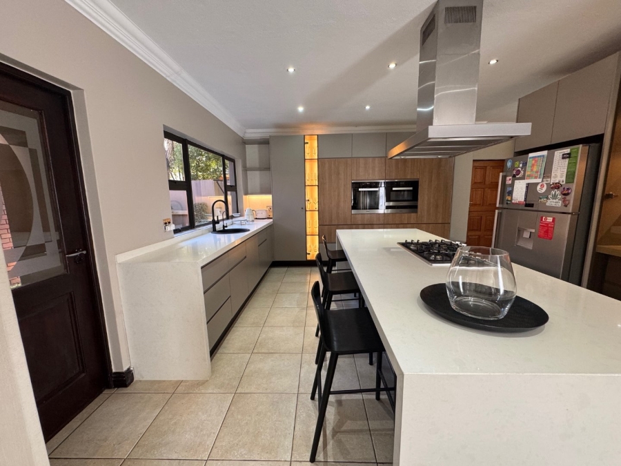 6 Bedroom Property for Sale in Midstream Estate Gauteng