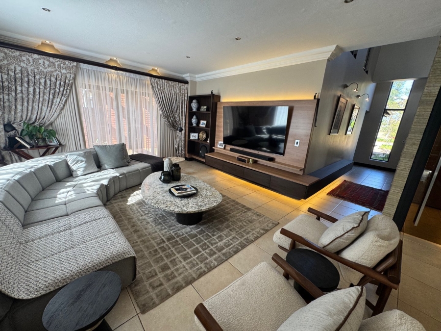 6 Bedroom Property for Sale in Midstream Estate Gauteng