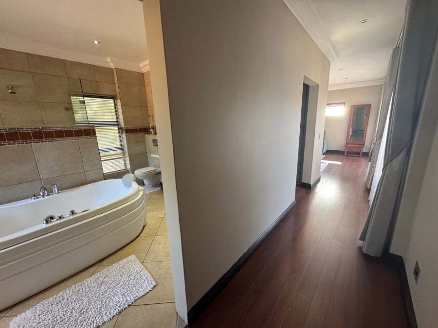 6 Bedroom Property for Sale in Midstream Estate Gauteng