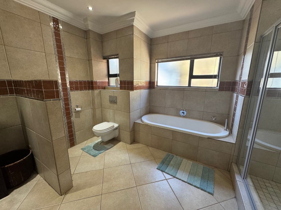6 Bedroom Property for Sale in Midstream Estate Gauteng