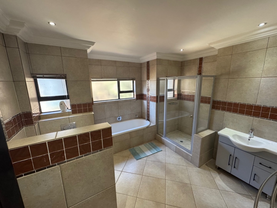 6 Bedroom Property for Sale in Midstream Estate Gauteng