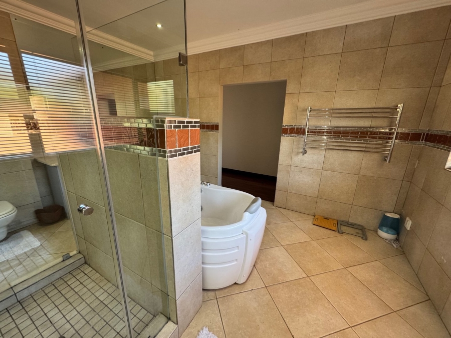 6 Bedroom Property for Sale in Midstream Estate Gauteng
