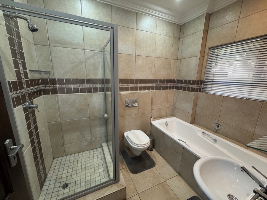 6 Bedroom Property for Sale in Midstream Estate Gauteng