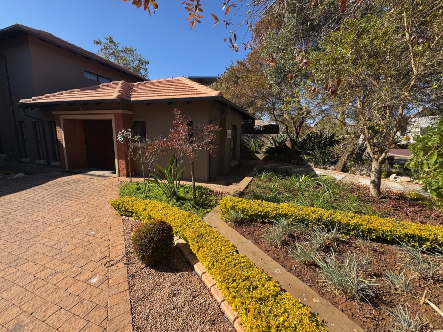 6 Bedroom Property for Sale in Midstream Estate Gauteng