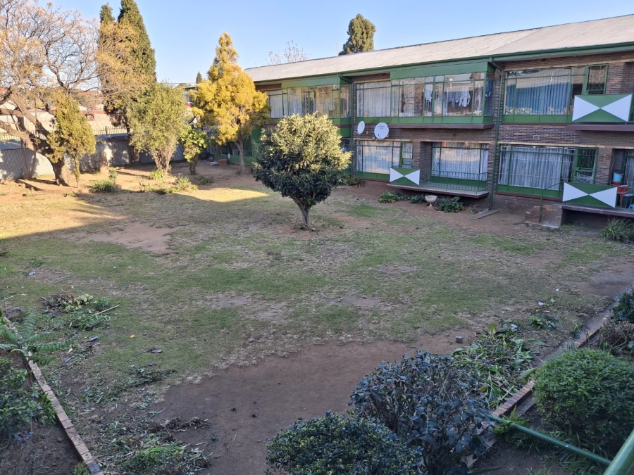 2 Bedroom Property for Sale in Crown Gardens Gauteng