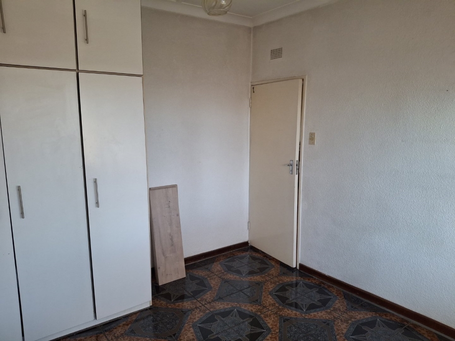 2 Bedroom Property for Sale in Crown Gardens Gauteng