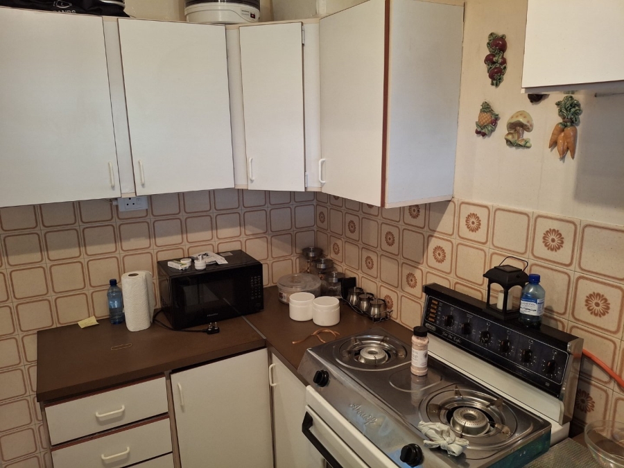 2 Bedroom Property for Sale in Crown Gardens Gauteng