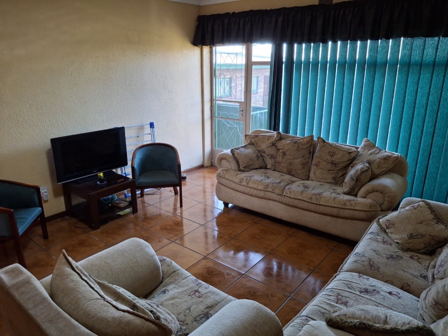 2 Bedroom Property for Sale in Crown Gardens Gauteng