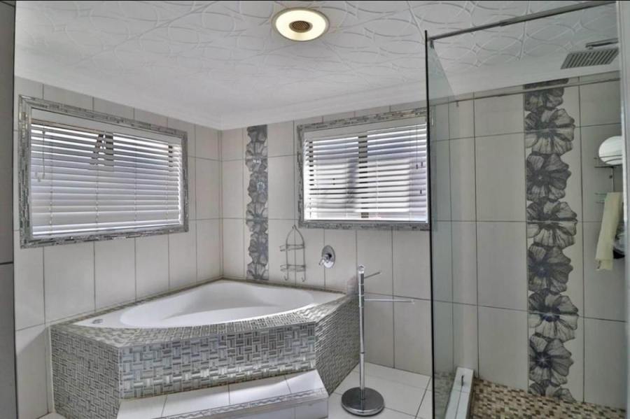 4 Bedroom Property for Sale in Erasmia Gauteng