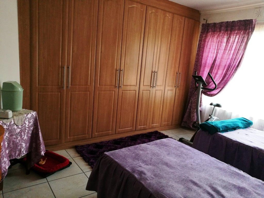 3 Bedroom Property for Sale in Van Der Westhuizen Gauteng