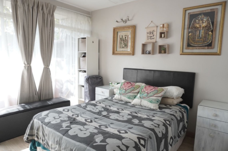 2 Bedroom Property for Sale in Edenvale Central Gauteng