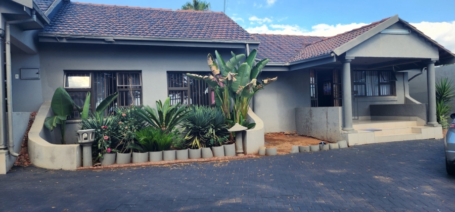 11 Bedroom Property for Sale in Erasmia Gauteng
