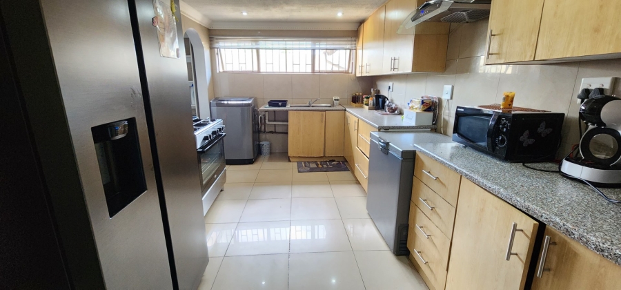 11 Bedroom Property for Sale in Erasmia Gauteng