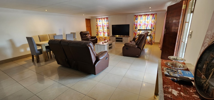 11 Bedroom Property for Sale in Erasmia Gauteng