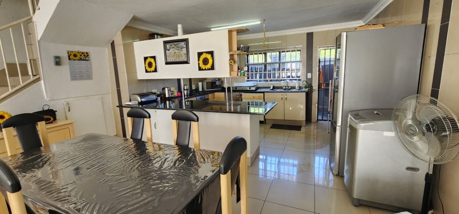11 Bedroom Property for Sale in Erasmia Gauteng