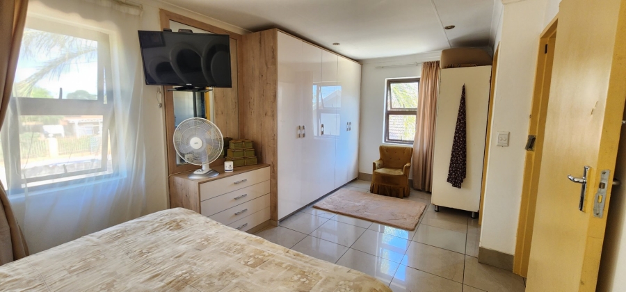 11 Bedroom Property for Sale in Erasmia Gauteng