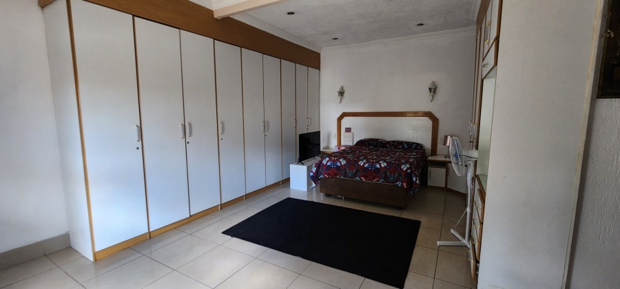 11 Bedroom Property for Sale in Erasmia Gauteng