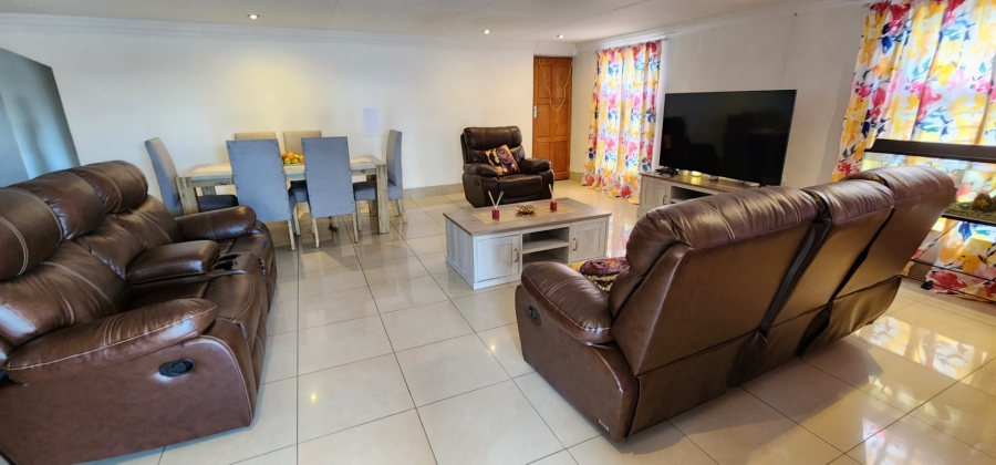 11 Bedroom Property for Sale in Erasmia Gauteng