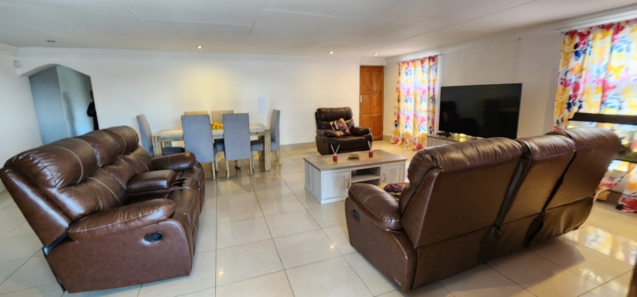 11 Bedroom Property for Sale in Erasmia Gauteng