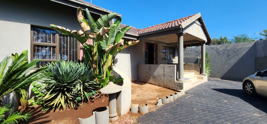 11 Bedroom Property for Sale in Erasmia Gauteng