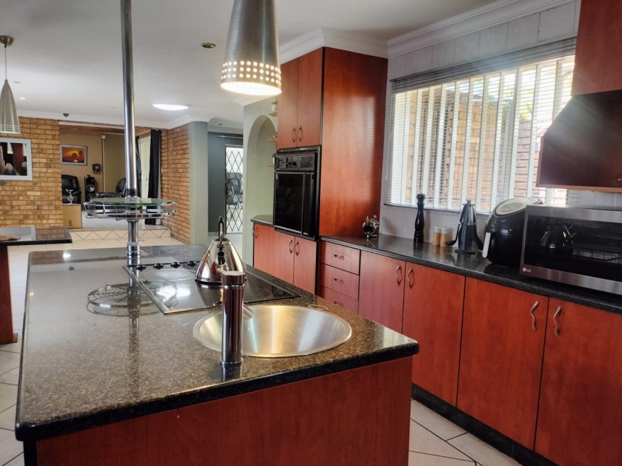 4 Bedroom Property for Sale in Beyers Park Gauteng