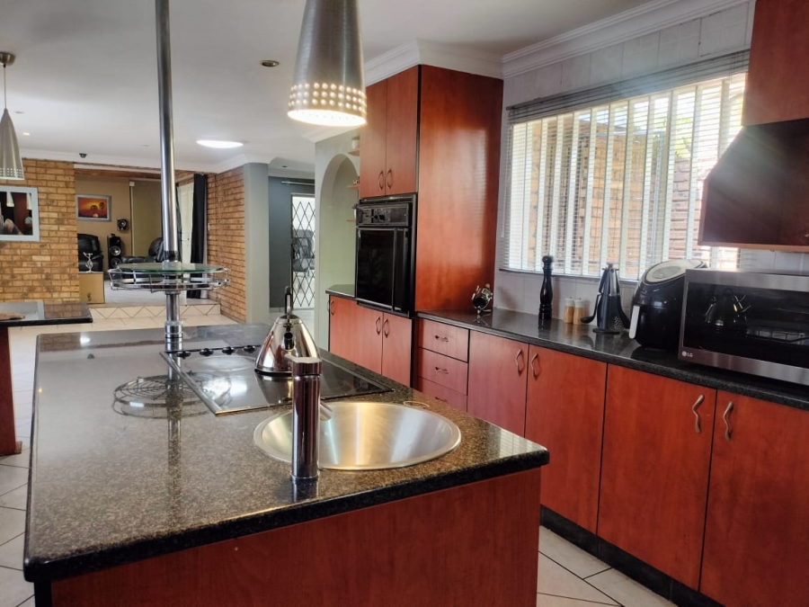 4 Bedroom Property for Sale in Beyers Park Gauteng