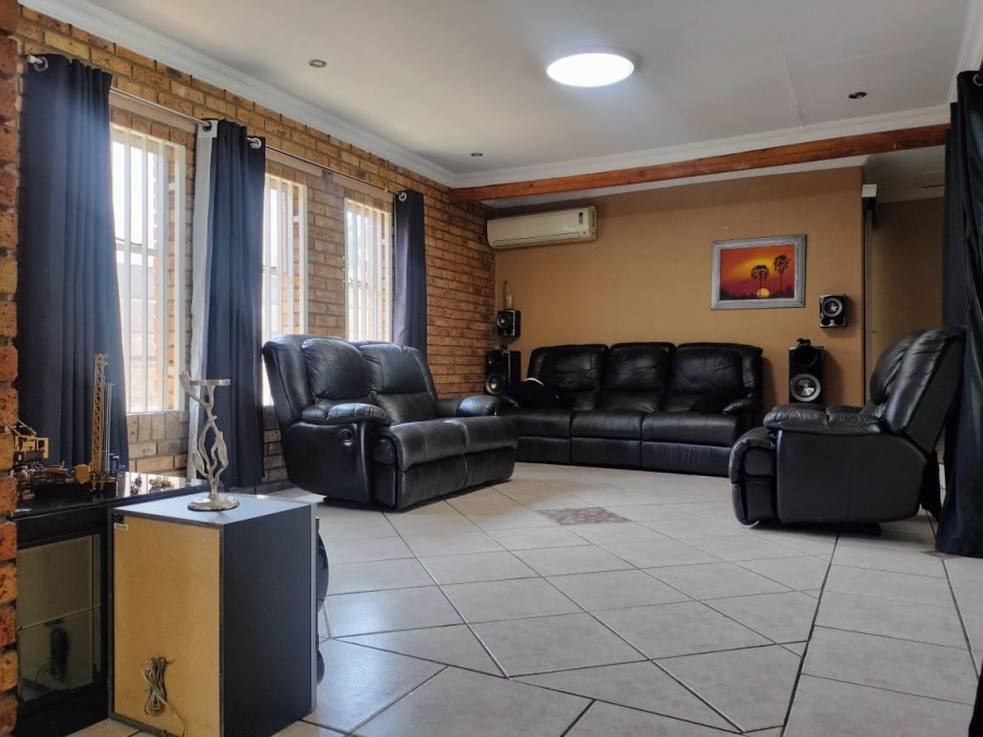 4 Bedroom Property for Sale in Beyers Park Gauteng