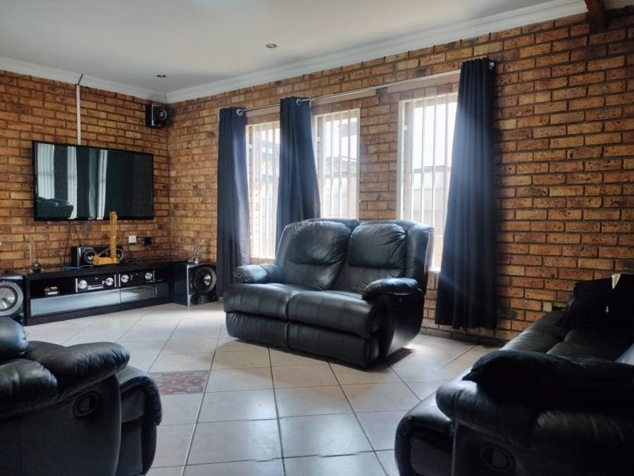 4 Bedroom Property for Sale in Beyers Park Gauteng