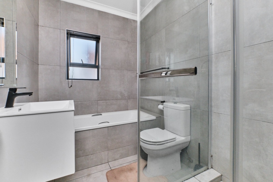 2 Bedroom Property for Sale in Ferndale Gauteng
