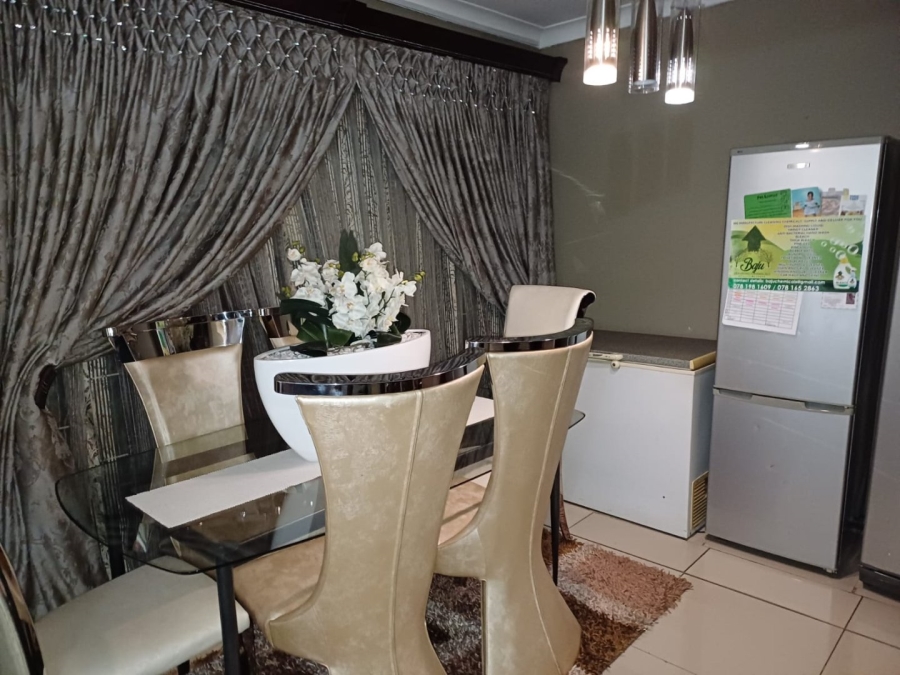 5 Bedroom Property for Sale in Sinoville Gauteng