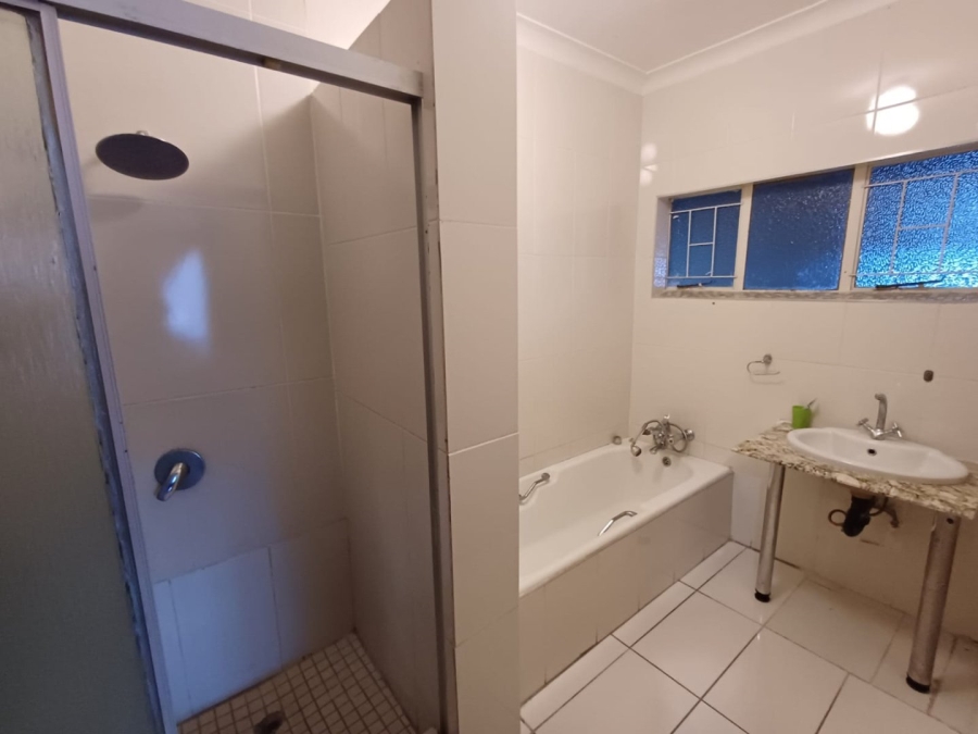 5 Bedroom Property for Sale in Sinoville Gauteng