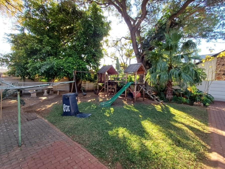 5 Bedroom Property for Sale in Sinoville Gauteng